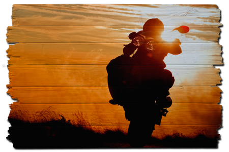 Motorradbilder auf Holzlatten drucken